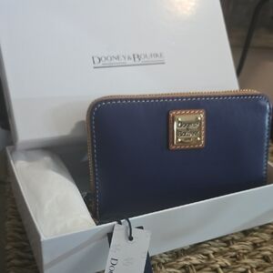 Dooney & Bourke Blue Leather Wallet with Gold Accents ❤️